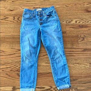 Madewell 9”high riser skinny skinny crop jeans. Excellent condition. Raw hem